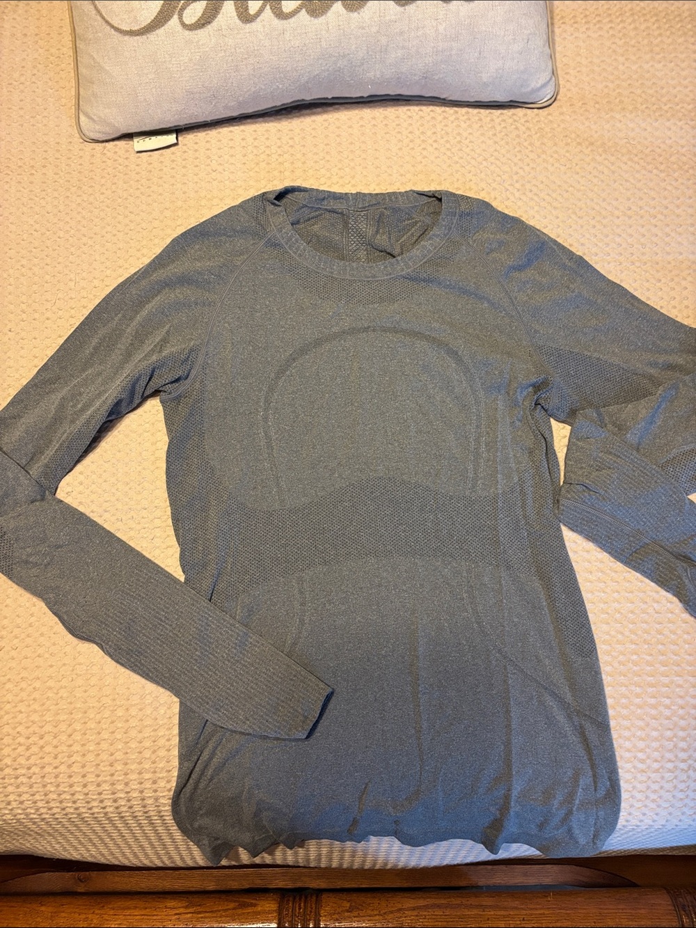 lululemon athletica Long-Sleeve Performance Tee — Gray